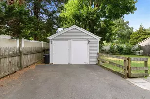 34 Platt St, Bristol, RI 02809 - Photo 32