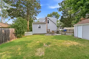 34 Platt St, Bristol, RI 02809 - Photo 28