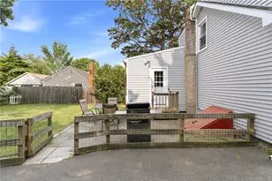 34 Platt St, Bristol, RI 02809 - Photo 34