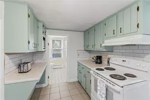 34 Platt St, Bristol, RI 02809 - Photo 14