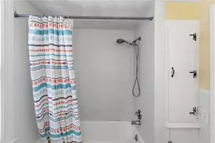 34 Platt St, Bristol, RI 02809 - Photo 16
