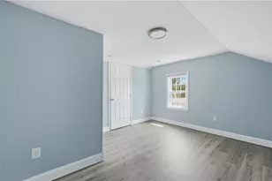 24 Wilson St, Providence, RI 02907 - Photo 12
