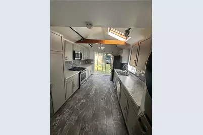 107 Earl Street, West Warwick, RI 02893 - Photo 8