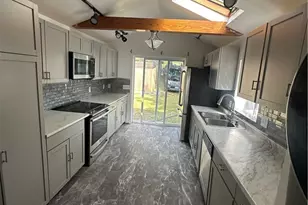 107 Earl St, West Warwick, RI 02893 - Photo 8