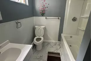 107 Earl St, West Warwick, RI 02893 - Photo 10