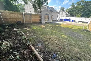 107 Earl St, West Warwick, RI 02893 - Photo 22