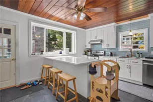 2 Channing Pl, Newport, RI 02840 - Photo 4