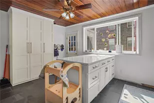 2 Channing Pl, Newport, RI 02840 - Photo 8