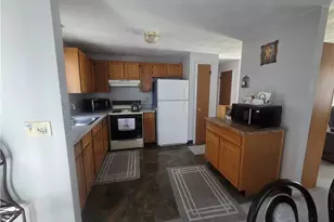 28 Longbow Dr, West Warwick, RI 02893 - Photo 8