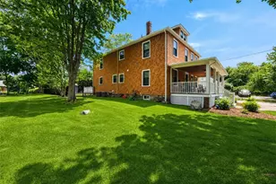 30 Gibson Ave, Narragansett, RI 02882 - Photo 4