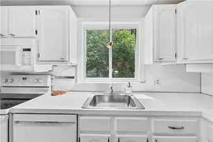 21 Moreland St, Johnston, RI 02919 - Photo 2