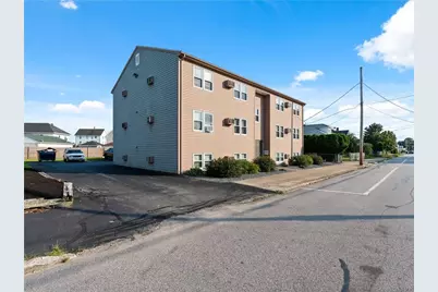 715 Cottage Street, Pawtucket, RI 02861 - Photo 2