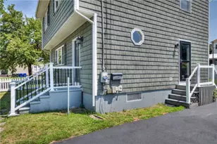 16 Arlington Ave, Warren, RI 02885 - Photo 4