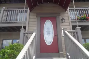 34 Village Ct, West Warwick, RI 02893 - Photo 2
