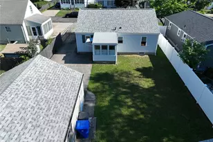 21 Benedict St, Pawtucket, RI 02861 - Photo 4