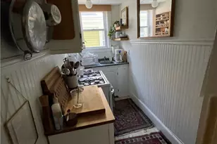 244 Bowen St, Providence, RI 02906 - Photo 10