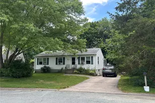28 Karee Ct, South Kingstown, RI 02879 - Photo 2