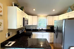 11 Sherman Rd, South Kingstown, RI 02879 - Photo 2