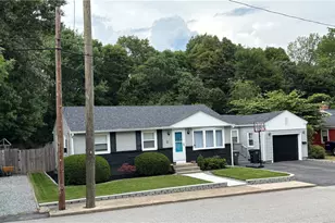 21 Eileen Dr, Coventry, RI 02816 - Photo 2