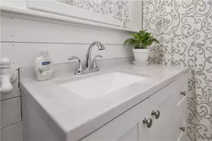 14 Winsor Ave, North Kingstown, RI 02852 - Photo 18