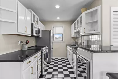 38 Harrison Avenue #2, Newport, RI 02840 - Photo 6