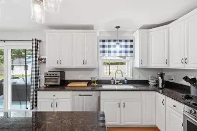 26 Davis Circle, Warwick, RI 02886 - Photo 18