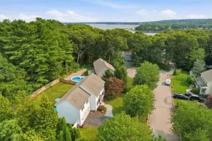 26 Davis Cir, Warwick, RI 02886 - Photo 4