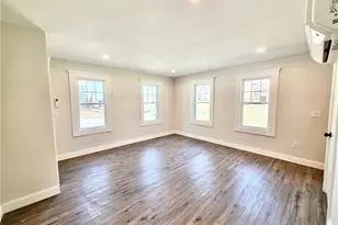 8 Wolf Hill Rd, Smithfield, RI 02917 - Photo 12
