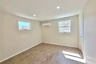 8 Wolf Hill Rd, Smithfield, RI 02917 - Photo 10