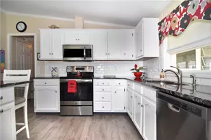 63 Little Pond Rd, South Kingstown, RI 02879 - Photo 2
