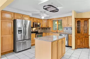 71 Hawthorne Pl, North Providence, RI 02904 - Photo 8