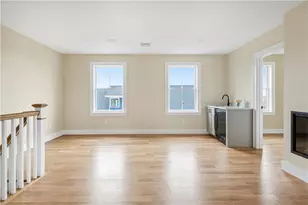 110 Newport Ave, Middletown, RI 02842 - Photo 14