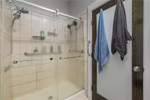 64 Pitman St, Providence, RI 02906 - Photo 6