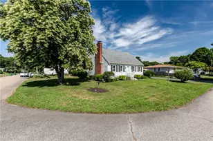 15 Drake Rd, Warwick, RI 02888 - Photo 2