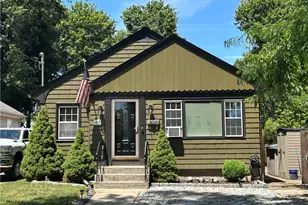 47 Naples Ave, Providence, RI 02908 - Photo 16