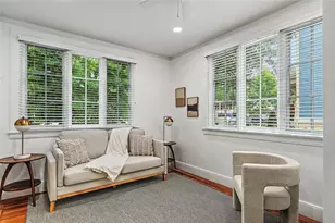 402 Angell St, Providence, RI 02906 - Photo 10