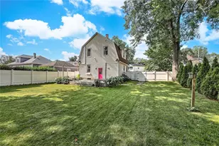 15 Wollaston St, Cranston, RI 02910 - Photo 44