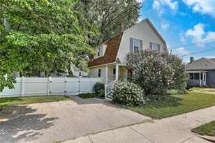 15 Wollaston St, Cranston, RI 02910 - Photo 2