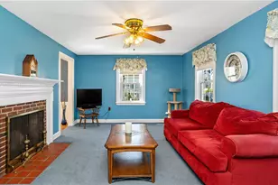 33 Linden Ave, East Providence, RI 02916 - Photo 6
