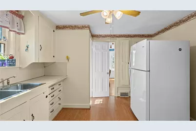 33 Linden Avenue, East Providence, RI 02916 - Photo 12