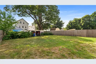 33 Linden Avenue, East Providence, RI 02916 - Photo 30