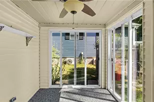 33 Linden Ave, East Providence, RI 02916 - Photo 16