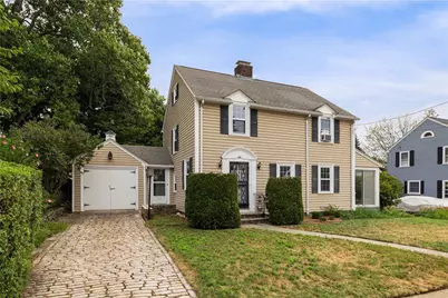 10 Pelham Parkway, North Providence, RI 02911 - Photo 2