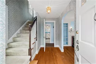 10 Pelham Pkwy, North Providence, RI 02911 - Photo 6