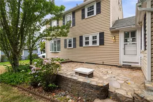 10 Pelham Pkwy, North Providence, RI 02911 - Photo 28