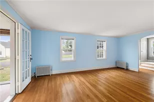 10 Pelham Pkwy, North Providence, RI 02911 - Photo 10