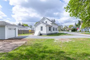 990 Pawtucket Ave, East Providence, RI 02916 - Photo 30