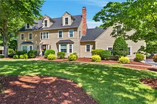 4 Fieldside Dr, Cumberland, RI 02864 - Photo 2