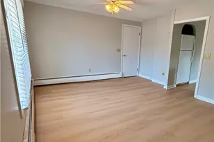 39 Andrews Ave, West Warwick, RI 02893 - Photo 4