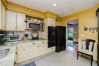 153 Russell Street, Tiverton, RI 02878 - Photo 18